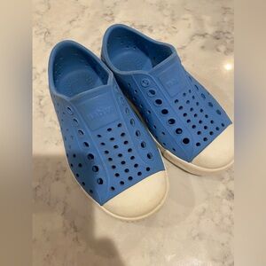 Natives Blue and White Toddler 8C